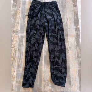KYODAN Activewear Jogger Track Pants Women’s Grey Camo Print Size XS